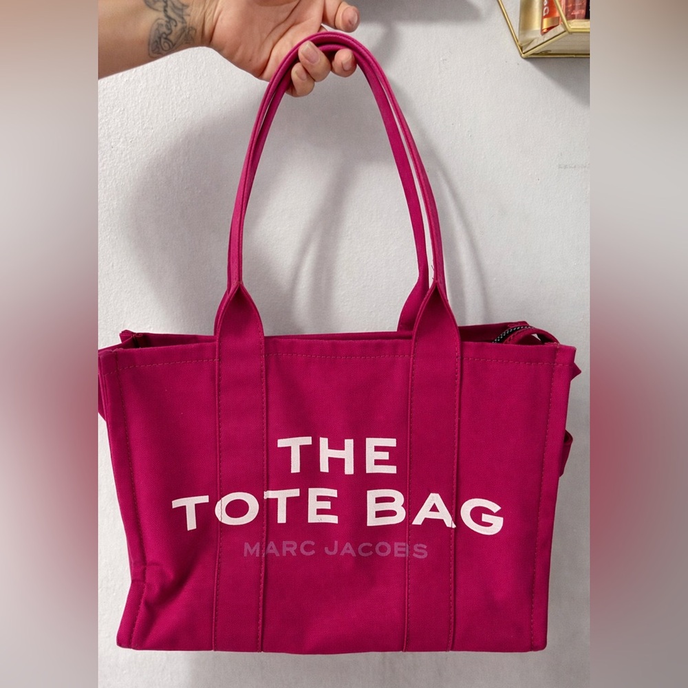 Fast sale ‼️‼️‼️‼️Marc Jacobs Fuchsia Tote Bag